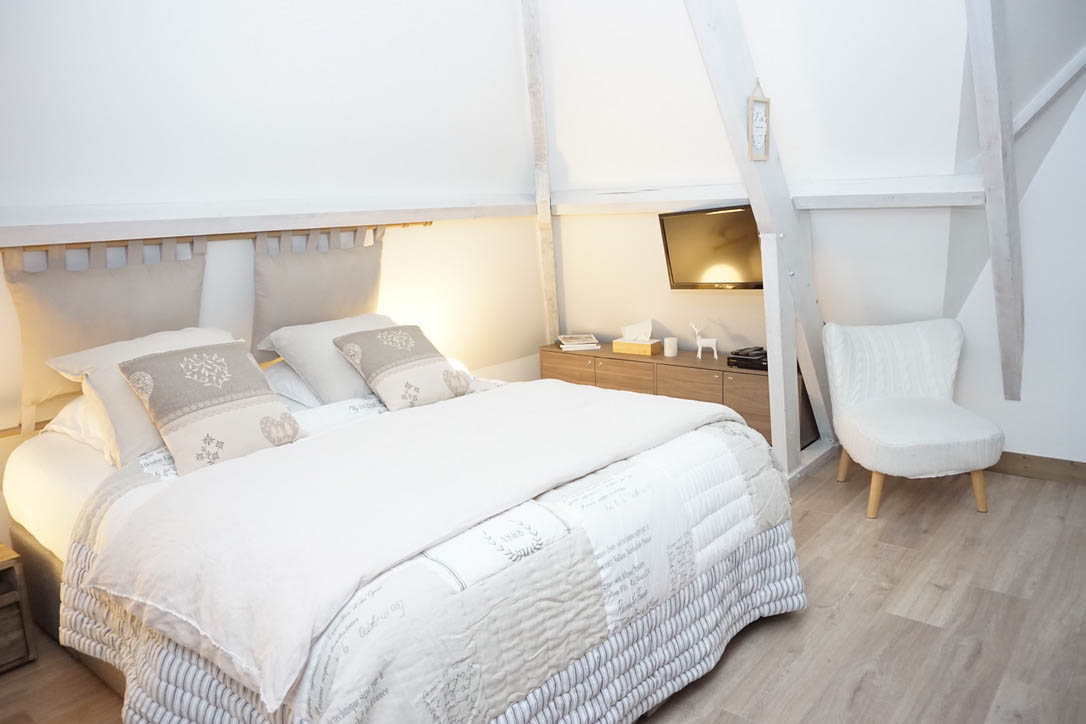 maison-d-hote-de-charme-pont-leveque-normandie-la-moutiniere-chambre